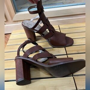 Via Spiga Brandina leather block Brown Strappy Heel sandals size 9